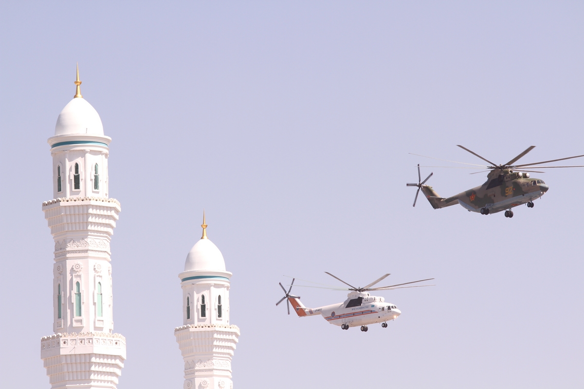 two minarets- two helicopters