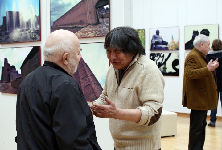 Poet and filmmaker Hakim Bulibekov at the exhibition.