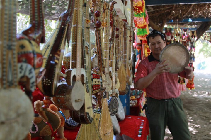 Locals are keen on music. These are hand-made instruments the locals quite often play for tourists.
©Vladimir Prokopenko