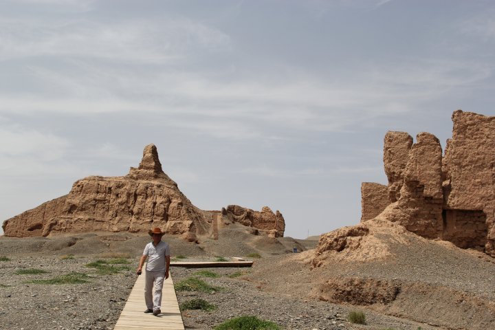 The group also visited a settlement called Subash that used to be inhabited by Buddhists. There was a large temple with many caves, where the locals came to pray and praise Buddha. ©Ordenbek Mazbayev