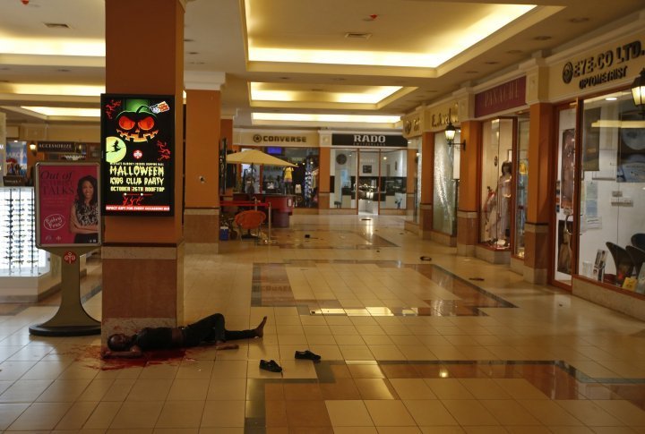 A woman's body in the mall in Nairobi, September 21, 2013. ©REUTERS