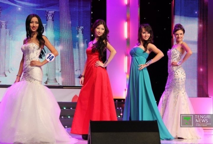 During the <i>Miss Almaty 2013</i> contest. ©Aizhan Tugelbayeva