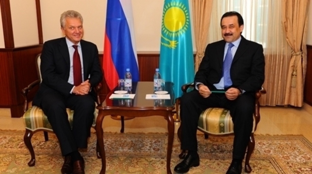 Kazakhstan’s PM Karim Massimov meeting Minister of Industry and Trade Viktor Khristenko of Russia. ©flickr.com