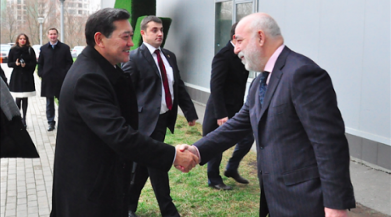 Kazakhstan Prime-Minister Serik Akhmetov visited Skolkovo innovations center. Photo courtesy of community.sk.ru