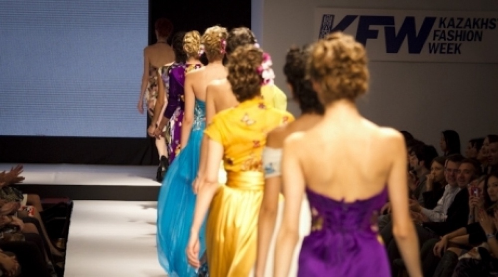 Kazakhstan models at KFW 2011 catwalk. ©Vladimir Dmitriyev