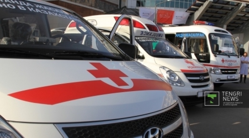 Reanimobiles and emergency ambulance cars. Photo by  Danial Okassov©