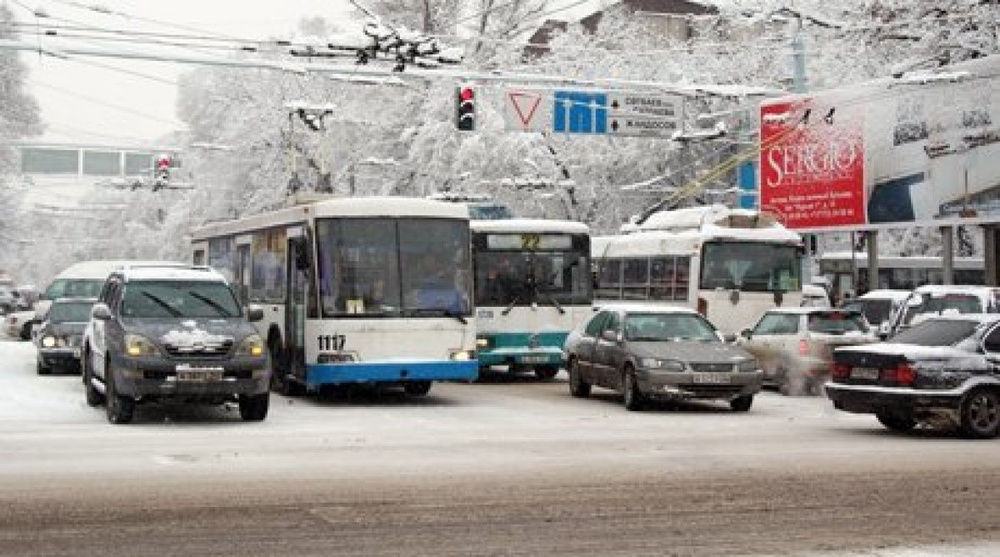 Almaty downtown traffic. © Yaroslav Radlovsky 