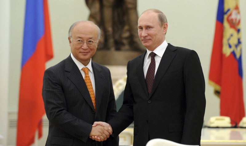 Russia's President Vladimir Putin and IAEA Director General Yukiya Amano. ©REUTERS/Yuri Kadobnov/Pool 