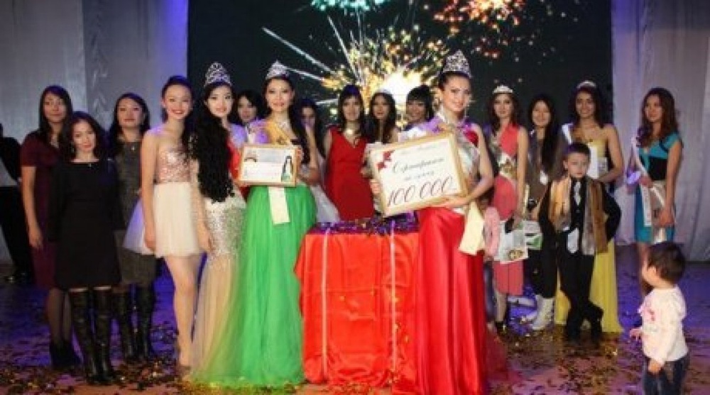 The winners of <i>Miss Atyrau</i> and <i>Miss Western Kazakhstan</i>. Photo courtesy of the contest organizers