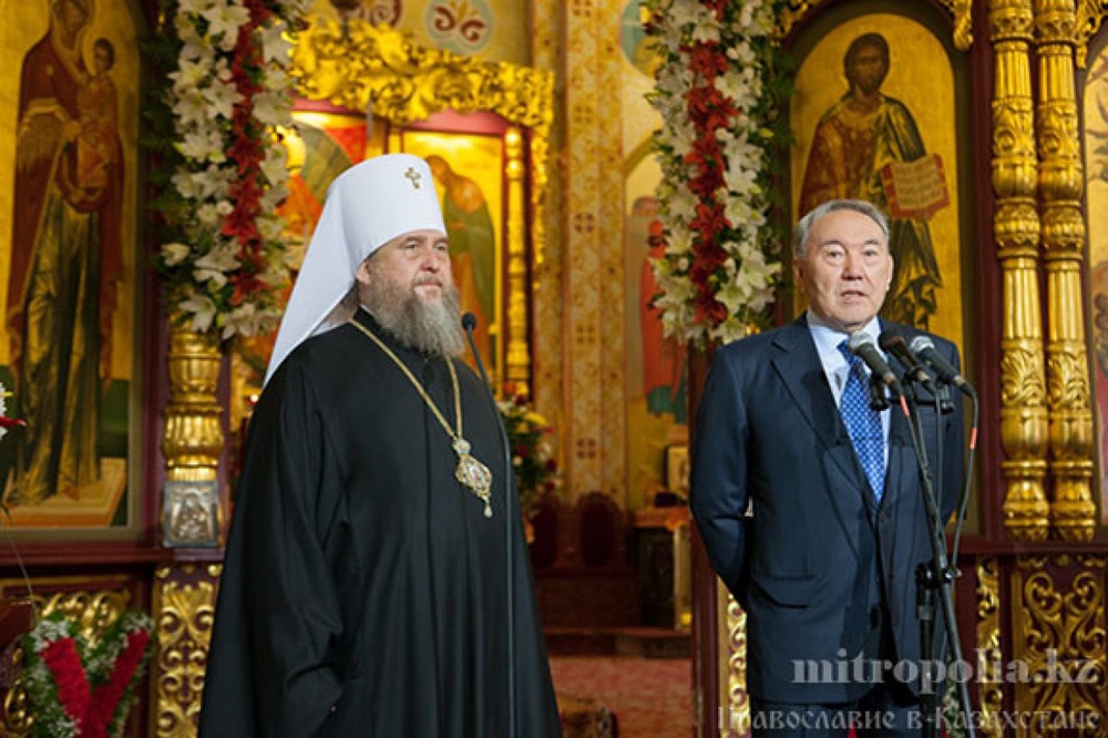 The Metropolitan Bishop Alexander and President Nazarbayev. Photo ©<a href="http://mitropolia.kz/" target="_blank">mitropolia.kz</a>