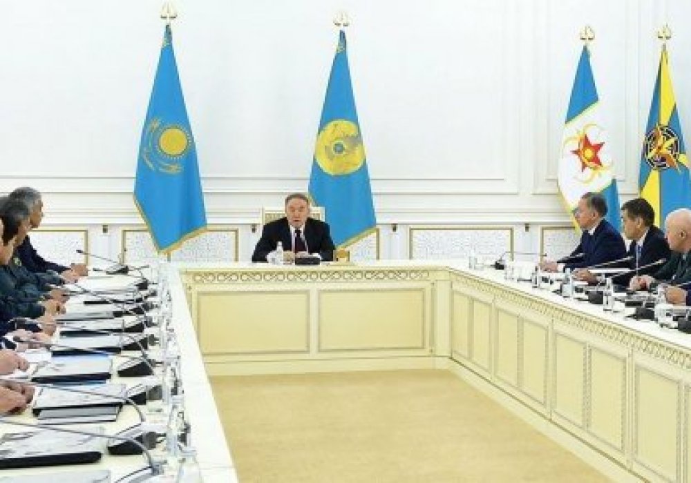 President of Kazakhstan Nursultan Nazarbayev meets military commanders. Photo courtesy of Akorda.kz