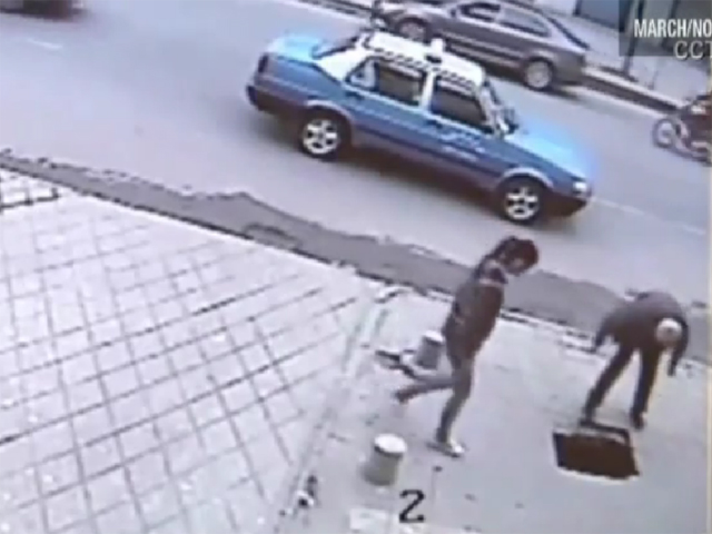 A girl fell underground in China