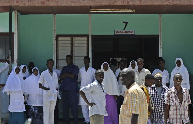 The medical staff at Medina hospital in Somalia's restive capital. ©AFP