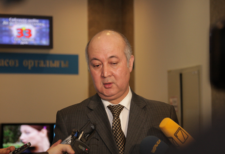 Secretary of CEC had to apologize for foreign observers 