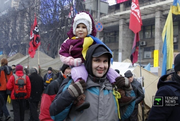 Even kids are taking part in the revolution. ©Vladimir Prokopenko