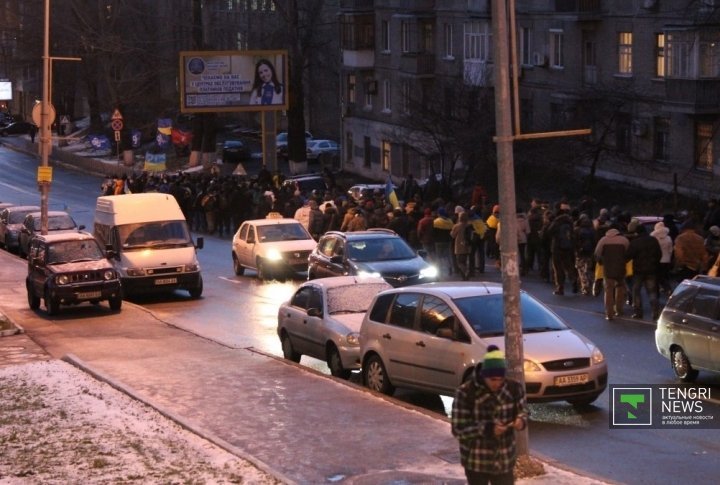 A column of protesters approaching the Prosecutor's Office. ©Vladimir Prokopenko