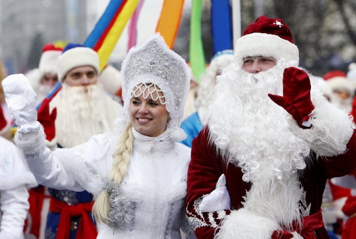 The parade of Ded Morozes (Father Frost) and Snegurochkas (Snow Maiden) in Minsk, Belarus. ©Reuters/Vasily Fedosenko