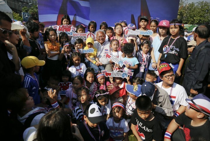 Protest leader Suthep Thaugsuban with his followers. ©Reuters