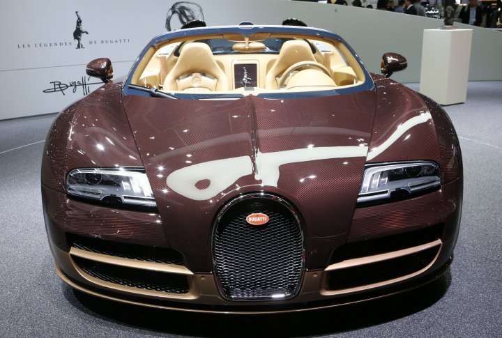 Bugatti Veyron Grand Sport Vitesse Rembrandt will be produced  in a limited run of three cars. French automaker claims the cost of the car to be more than US $3 million. ©REUTERS