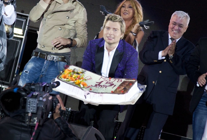 Birthday cake made specially for the 15th anniversary of Muz-TV. ©Vladimir Dmitriyev