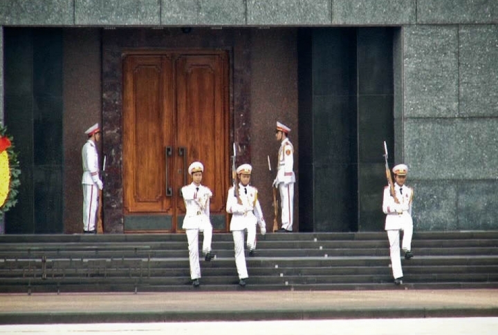Changing of guard at Ho Chi Minh's mausoleum
