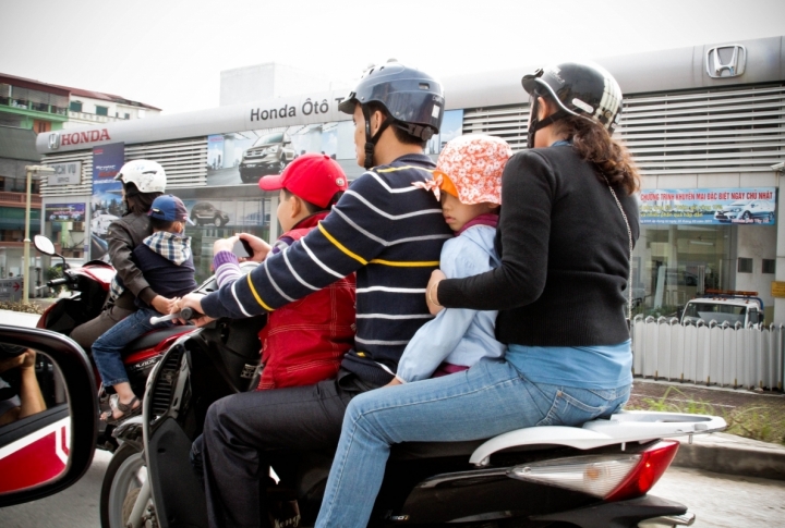... families drive motorollers