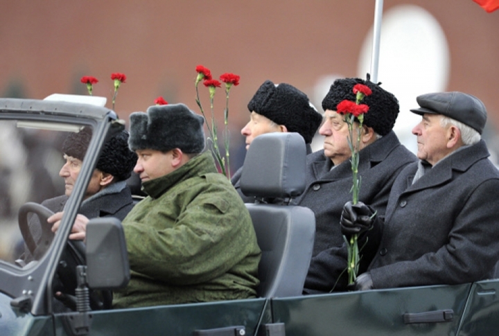 Demonstrations timed to the 70th anniversary of the Red Square parade. ©RIA Novosti