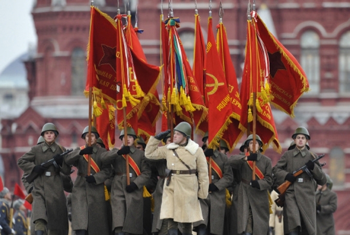 Demonstrations timed to the 70th anniversary of the Red Square parade. ©RIA Novosti