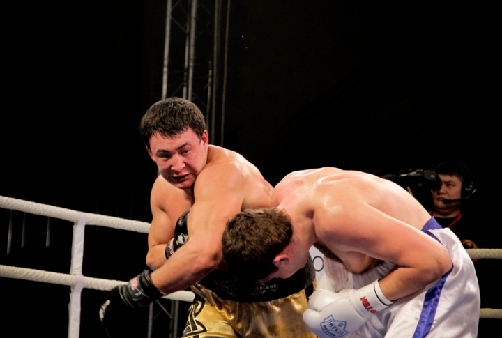 Ruslan Myrsatayev vs Sergei Kalchugin. Photo by Danial Okassov/Tengrinews©