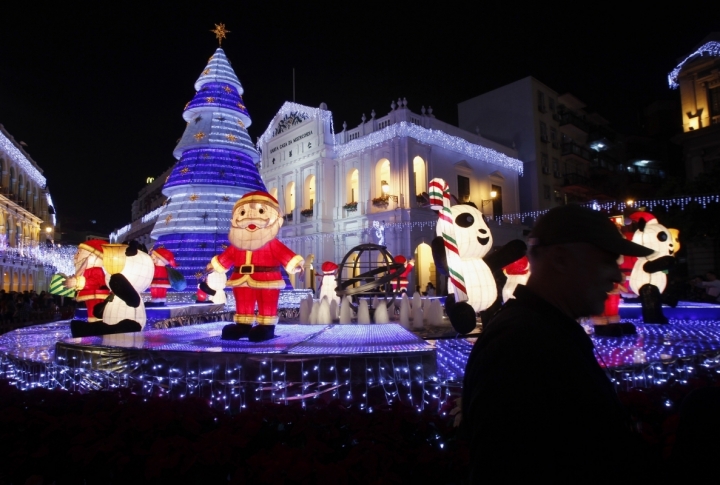 Christmas decorations at Largo do Senado, the centre square in Macau, China. ©REUTERS\Bobby Yip