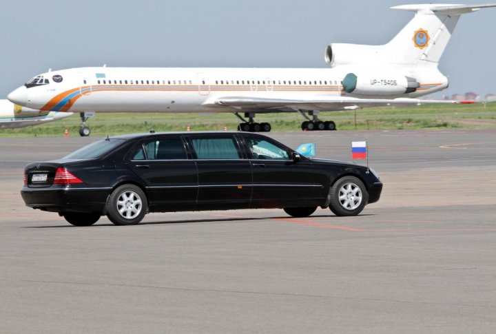 Patriarch Kirill left the airport for a meeting with Kazakhstan President Nursultan Nazarbayev. Photo by Danial Okassov©