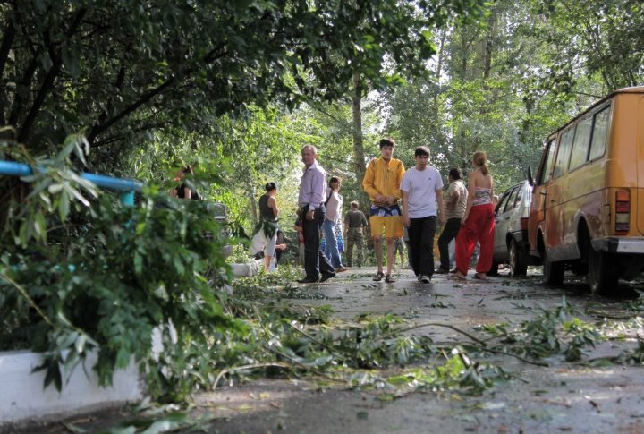 Storm consequences could be seen in almost every region of Astana. Photo by  Danial Okassov©