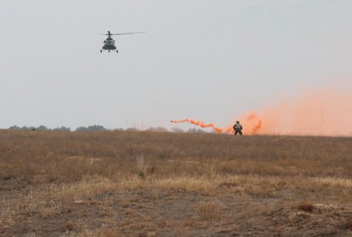 Helicopter arrived to pick up the injured officer. Photo by Yaroslav Radlovskiy©