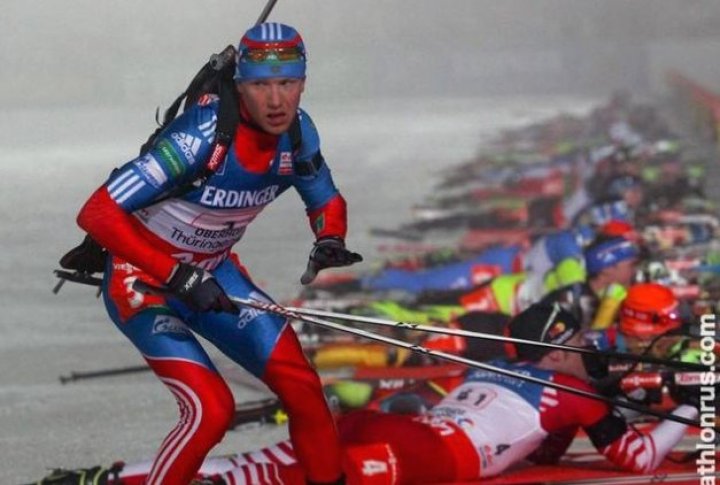 Aleksey Volkov is the first to leave the shooting area. Photo courtesy of biathlonrus.com