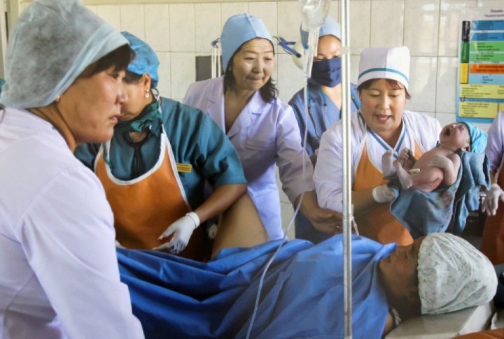 A newborn baby in a hospital of Hovd province, Mongolia. July 28, 2009. <br>UN Photo/Eskinder Debebe©