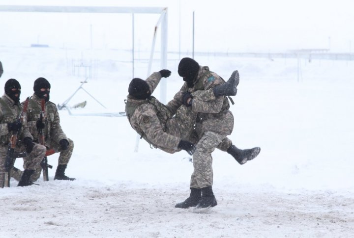 Every soldier has to have close combat skills and train daily. Photo by Marat Abilov©