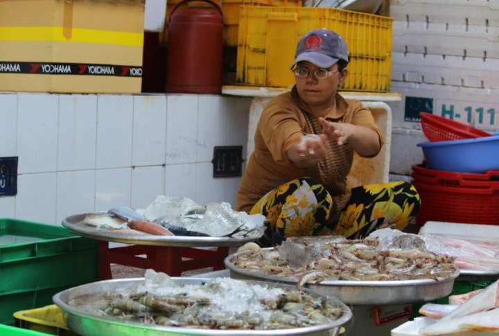 Sea food is fresh and cheap. Photo by Roza Yessenkulova©