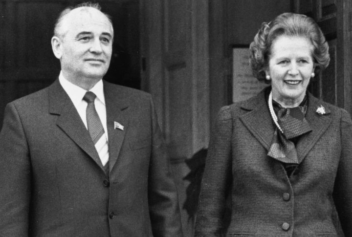 Mikhail Gorbachev, soviet Politburo member poses with British PM Margaret Thatcher at Chequers during his December 1984 visit to the UK. ©REUTERS