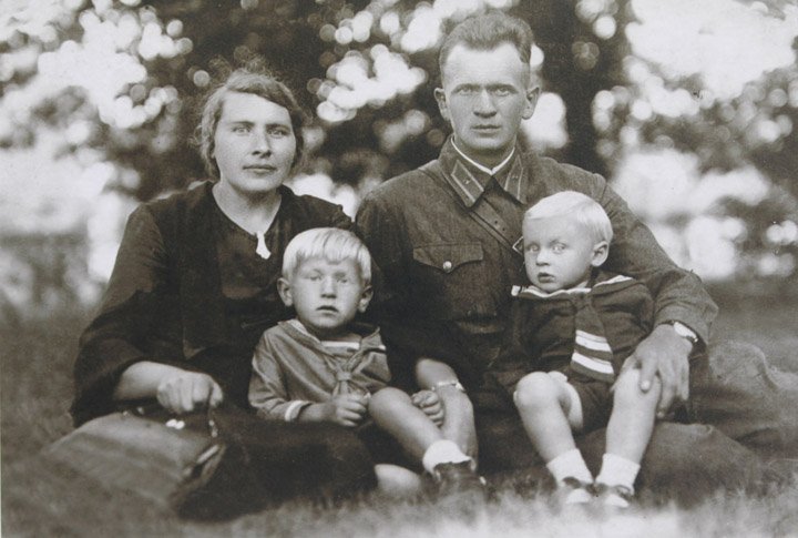 Lieutenant of 333rd rifle regiment Joseph Lisetskoi (1908-1949) with his wife and sons. Photo made in 1941.