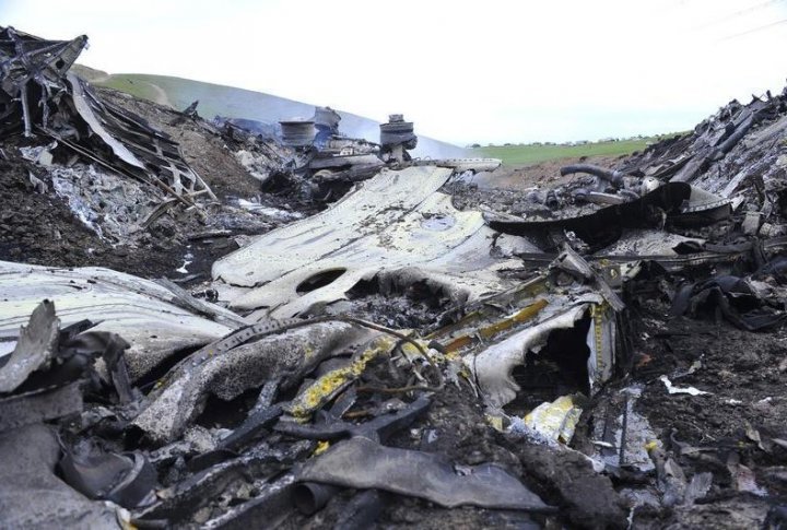Wreckage of KC-135 Stratotanker. ©REUTERS/Sabyr Alichiev/Pool