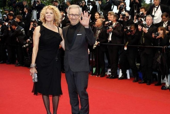 Director Steven Spielberg with his wife Kate Capshaw. ©REUTERS
