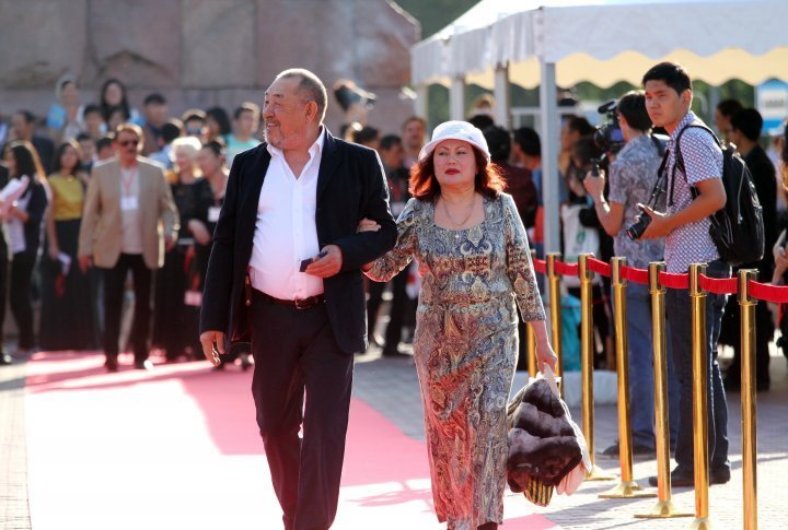 Kazakhstan Honorary artist Nurzhuman Ikhtymbayev with wife. Photo by Aizhan Tugelbayeva©