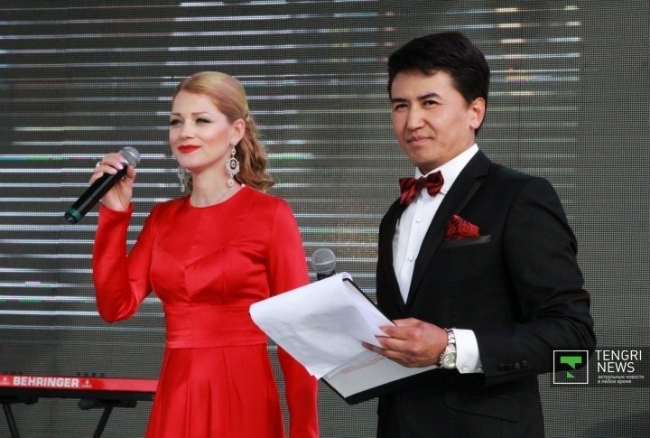 Hosts of the closing ceremony Maiya Veronskaya and Sabyr Baizakov. Photo by Aizhan Tugelbayeva©