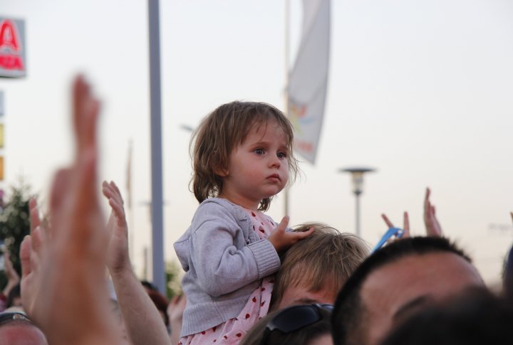 Many people came to the concert with their kids. Photo by Dmirtiy Khegai© 