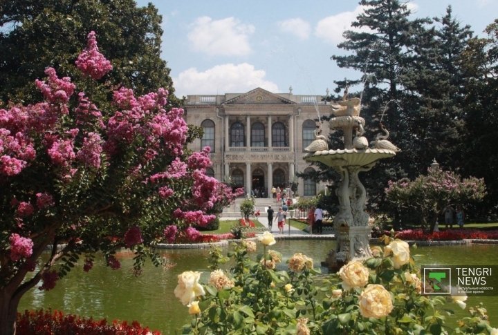 Dolmabahce palace of Osman sultans. Photo by Vladimir Prokopenko©