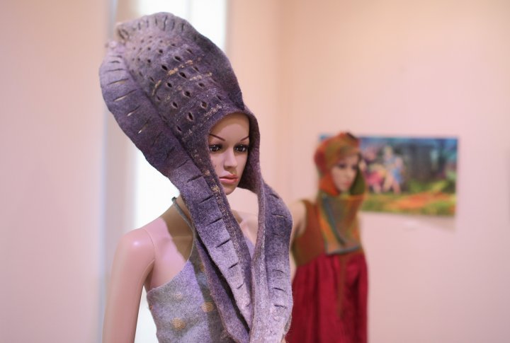 Presentation of felt clothes of Hungarian artist Judit Pocs. ©Yaroslav Radlovsky