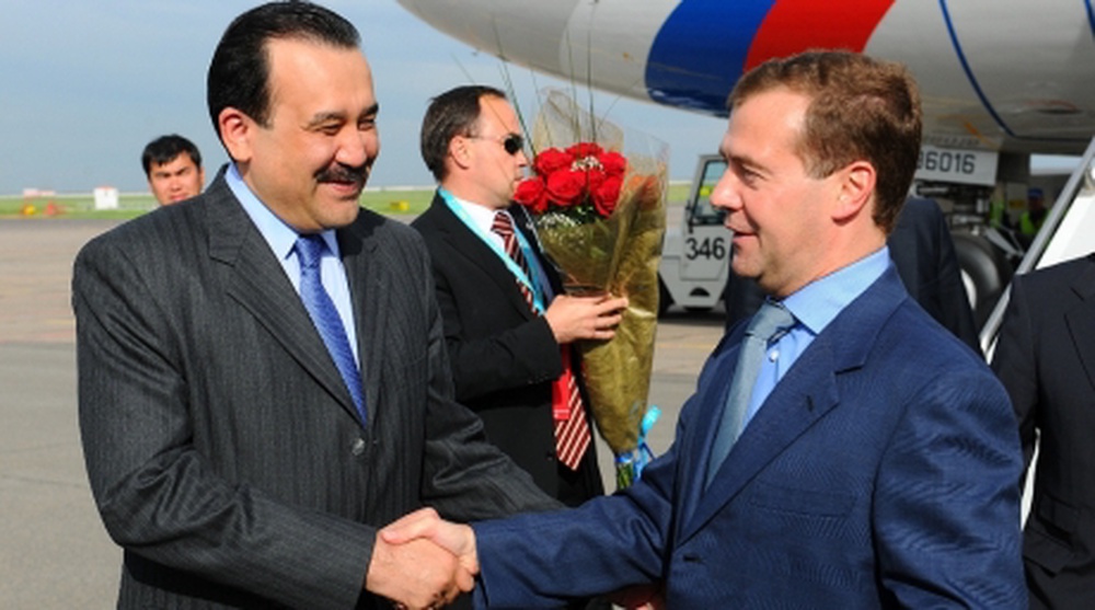 Kazakhstan's OM Karim Massimov (L) met President of Russia Dmitry Medvedev in Astana airport. Photo courtesy of flickr.com