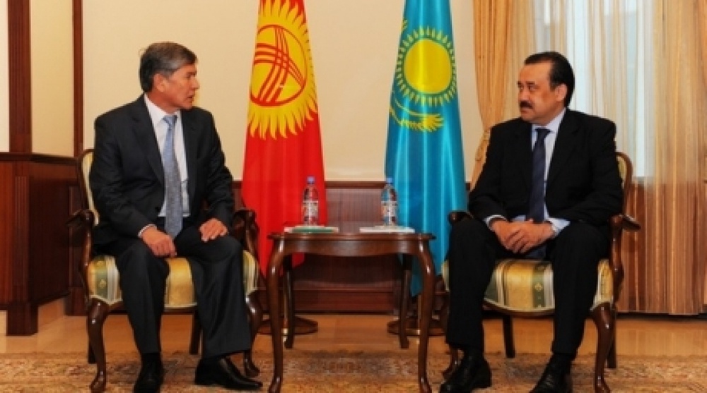 Kazakhstan’s Prime Minister Karim Massimov (R) meeting Almazbek Atambayev.