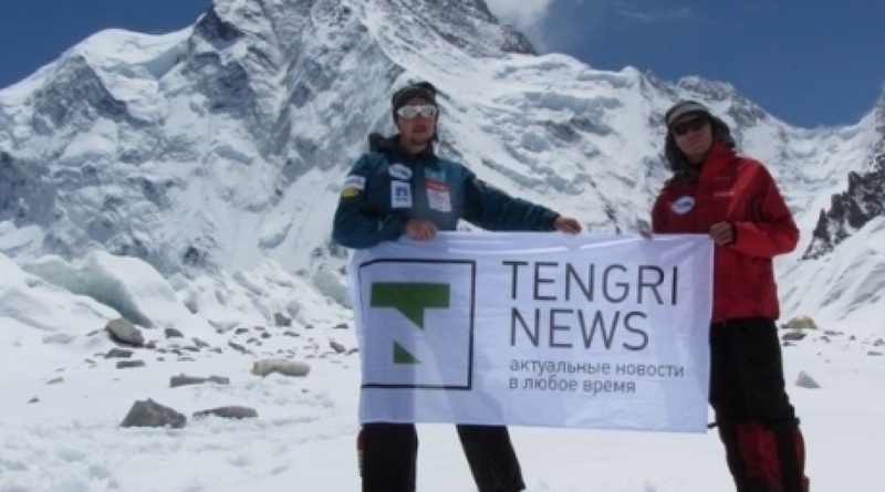 Maksut Zhumayev and Vassiliy Pivtsov at the foot of K2. Photo ©M.Zhumayev