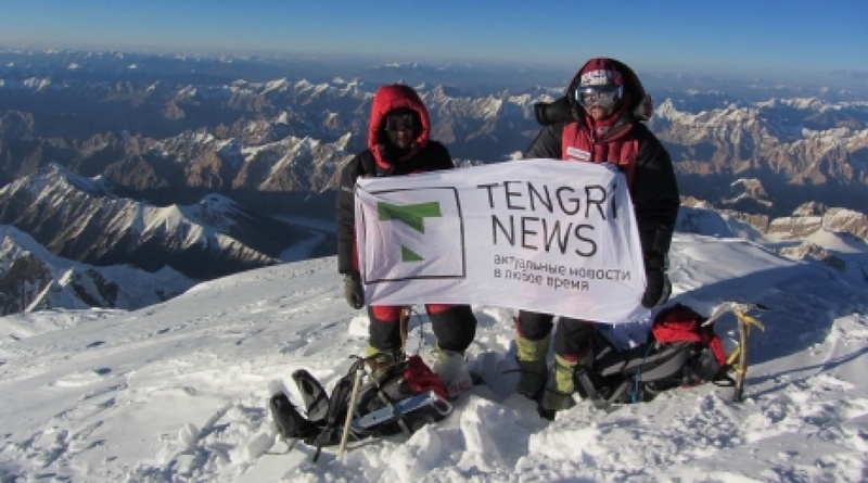 Tengrinews.kz flag on the top of K2. Photo courtesy of Maksut Zhumayev